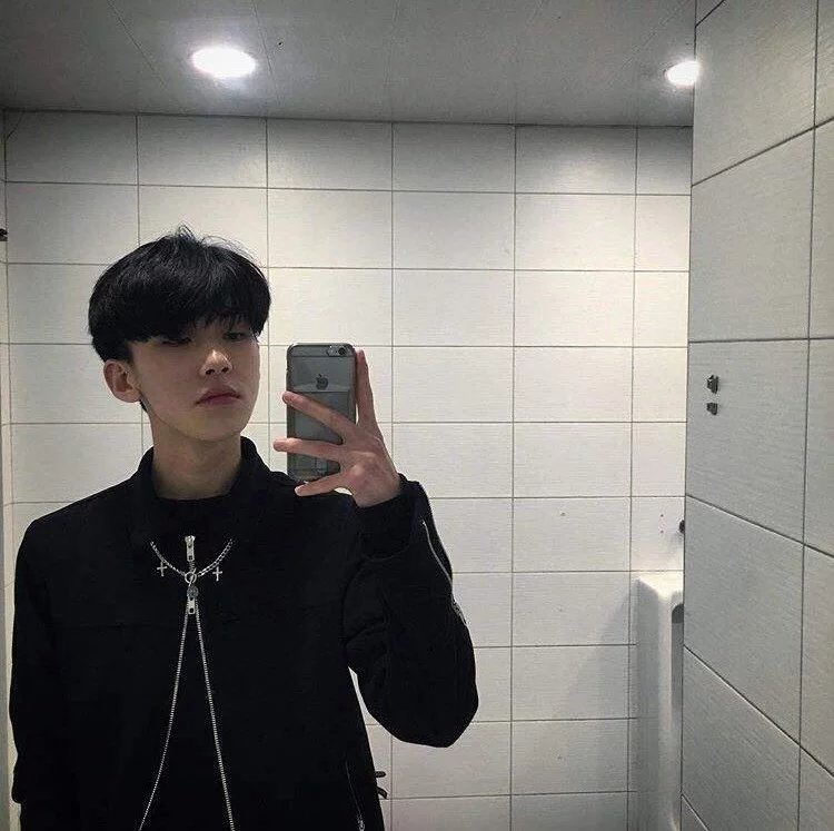 仇亚悦翠