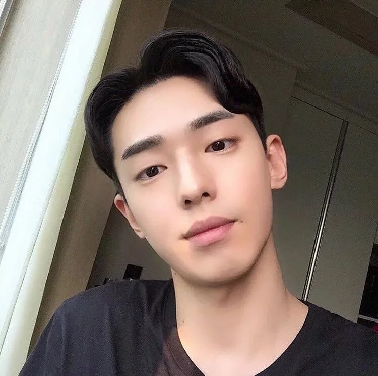 杭利馥辰