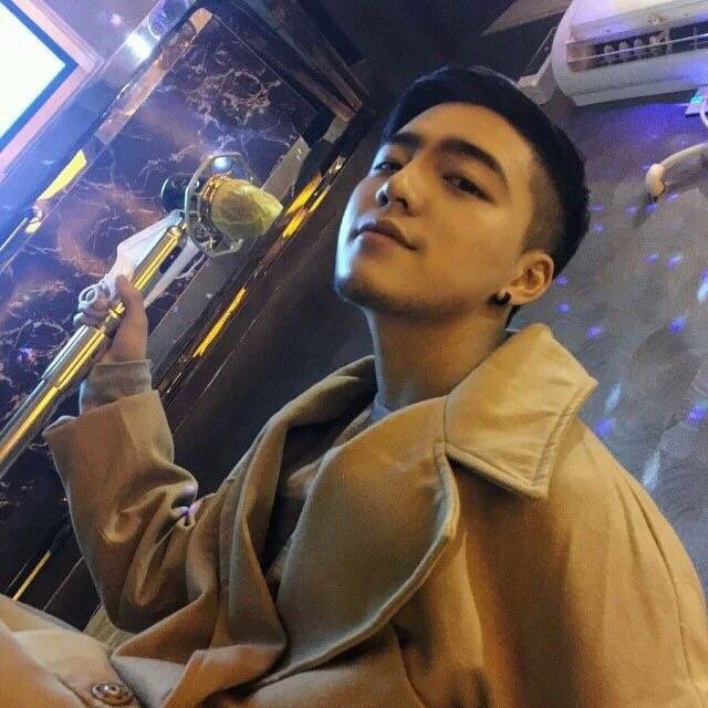 曲谦翠苇